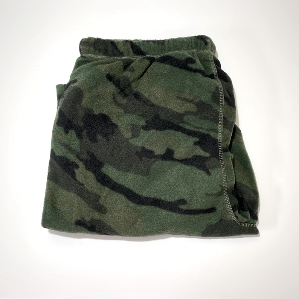 NWOT Camouflage Relaxed Fit Fleece Green Pant Size Large